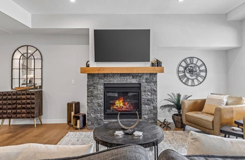 Canmore Apartment | THE STATION - 2BD 2BTH Perfect Basecamp To Explore Canmore