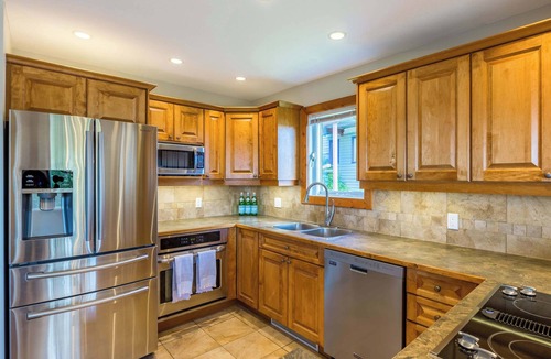 Silver Star Mountain Ski Chalet | The Summit | Nature Lovers Dream! Family Friendly