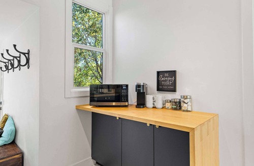Sunnyside House | The Sunny 2 Suites 10 Pax Pet Friendly Stay!