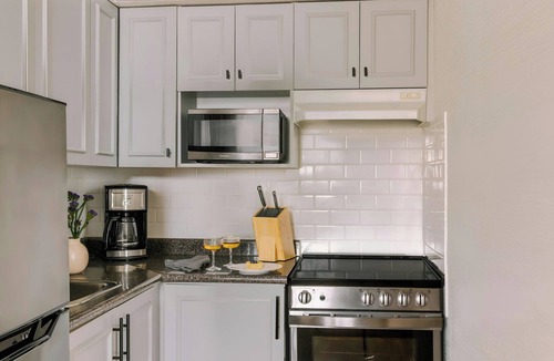 Davie Village Apartment | The Sunset Hotel West End, Sonder by Marriott Bonvoy