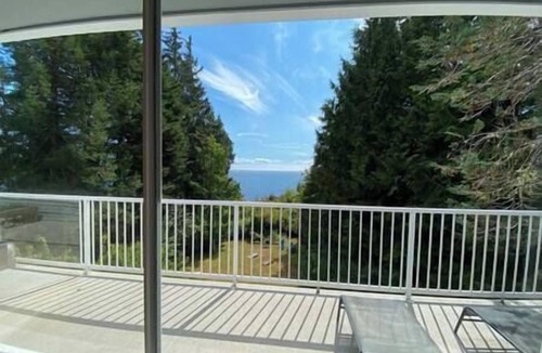 Juan de Fuca Electoral Area House | The Surf Chalet, Ocean Front Close to the Surf