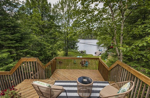 Val-des-Monts Cottage | The Sweetest Waterfront Cottage only 35 Minutes from Ottawa