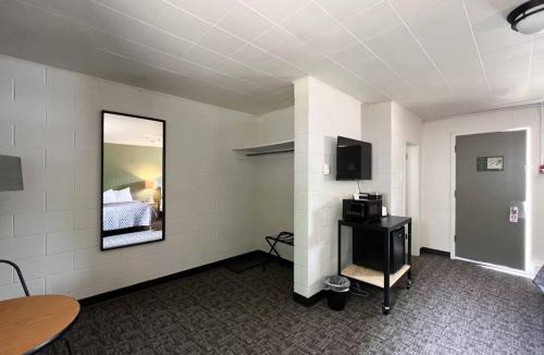 Melita Hotel | The Trail Inn - Melita, Manitoba - HWY 83, HWY 3
