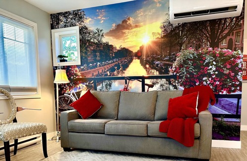 Central Okanagan House | The Travelbug - Newly Renovated Full House Close to Downtown