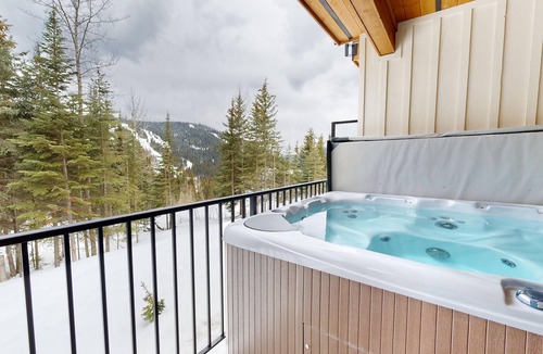 Sun Peaks Condo | The Tree House at Altitude #6