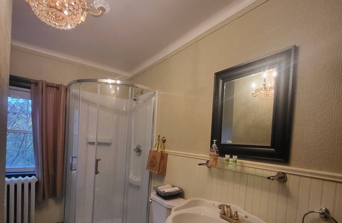 Carbonear Bed & Breakfast | The Tree Top Room