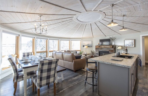Huntsville House | The Triple Round House, In The Heart Of Hidden Valley Ski Hill & Peninsula Lake