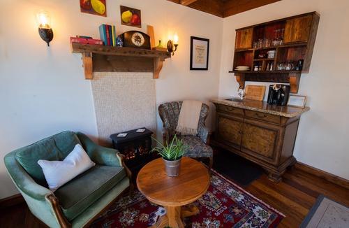 Central Okanagan Cottage | The Tuck Away Suite in historic Peachland
