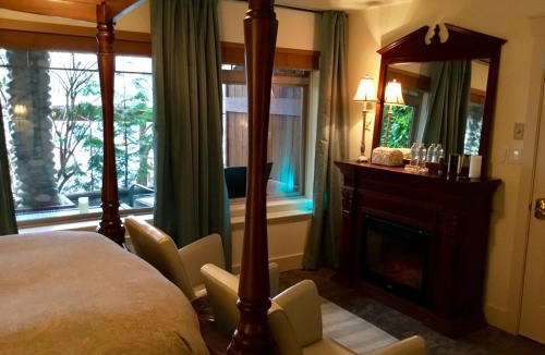 Tuwanek Cabin | The Tuwanek Hotel and Spa