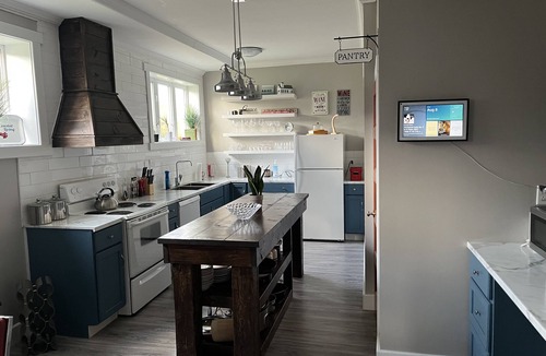 Small Point-Adam's Cove House | The Ultimate Getaway: Relax in Perrys Cove, Newfoundland.