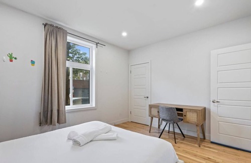 Cote-Des-Neiges—Notre-Dame-De-Grace Apartment | The Urban Retreat | Trendy 3BR in NDG