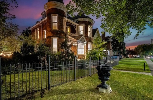 Windsor House | The Victorian on Victoria
