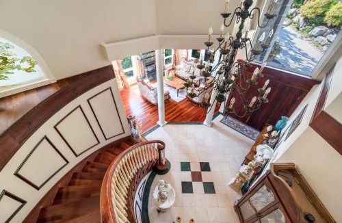 West Vancouver Villa | The West Vancouver luxurious house