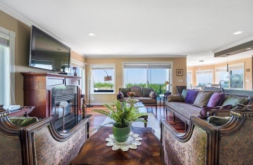 West Vancouver Villa | The West Vancouver luxurious house