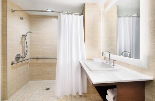 Richmond City Centre Hotel | The Westin Wall Centre, Vancouver Airport