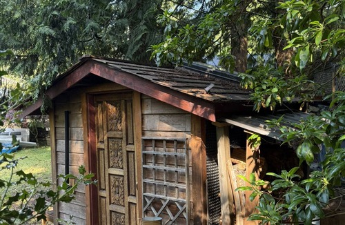 Shawnigan Lake Apartment | The Wobbly Hobbit- a unique cob studio in the forest.