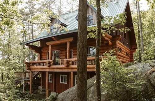Severn Cabin | The Wood House- Scandinavian log cabin in Muskoka