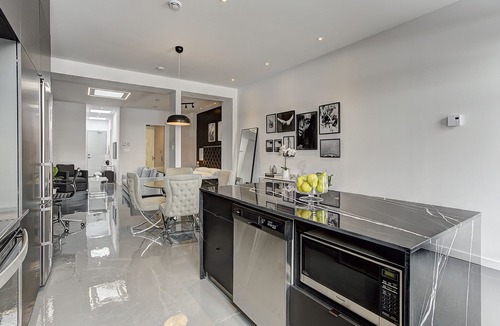 Pointe-Saint-Charles Apartment | THE YANG | One-Bedroom Loft w.Terrace