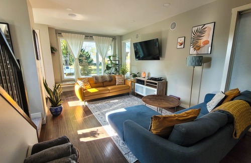 Old Strathcona House | The Yellow Door Retreat. 3 Ensuite Full Baths.