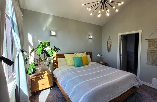 Old Strathcona House | The Yellow Door Retreat. 3 Ensuite Full Baths.