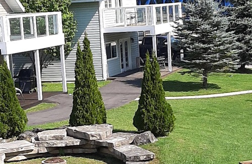 Severn Bridge Ski Chalet | This 4-season chalet is the perfect get-away for family and friends.