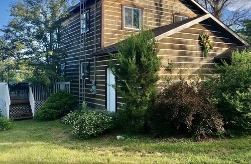 Plaisance Ski Chalet | This cottage is located on the Outaouais River, in a beautiful national park.