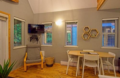 Ucluelet House | Tide and Trail- Cabin in Ucluelet