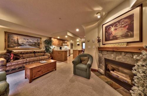 Sun Peaks House | Timberline Village #38 By Bear Country