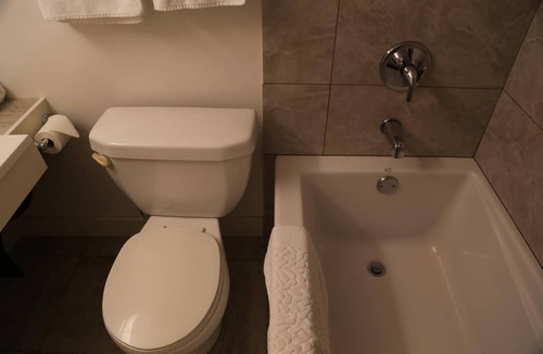 Port Alberni Hotel | Timberlodge RV & Campground