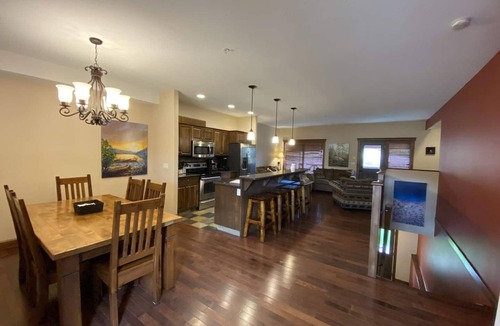 East Kootenay Condo | TimberStone 6 - Golf - Ski - Hike - Chill - Private Hot Tub - Sleeps 6