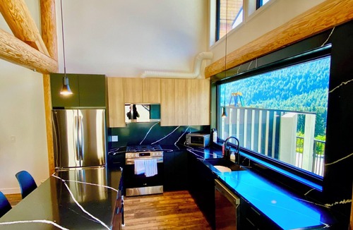 Hemlock Valley Cabin | Timberwolf A- New Luxury Lodge *HOT TUB* GAMES ROOM*
