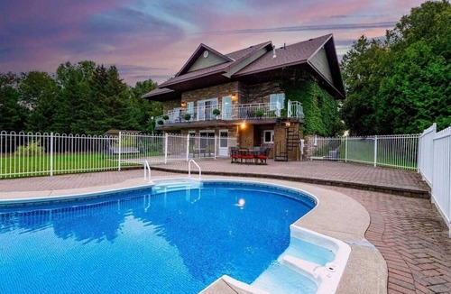 Wiarton Villa | Time to create memorable moments at Villa-Jasmine, book your dates right away!