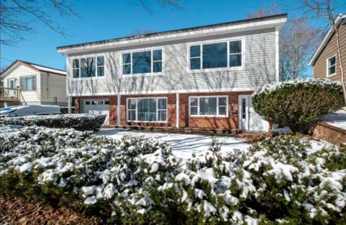 Waterford Valley House | Timeless 3BR Mid-Century Modern | St. John’s Gem