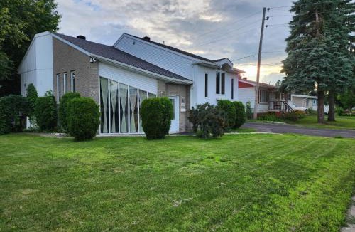 Saint-Hubert House | Timeless Tranquility, a place near everything!