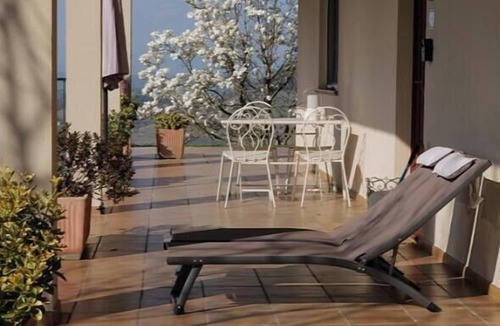 Monforte d'Alba Apartment | Title: The Seven Ways - Oak Apartment with Large Relaxing Porch