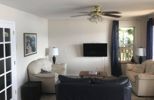 Scotch Creek House | TLC Beachhouse "Entire Home" - Waterfront - Shuswap Vacations and Sledding Accommodation