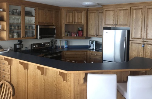 Scotch Creek House | TLC Beachhouse "Entire Home" - Waterfront - Shuswap Vacations and Sledding Accommodation