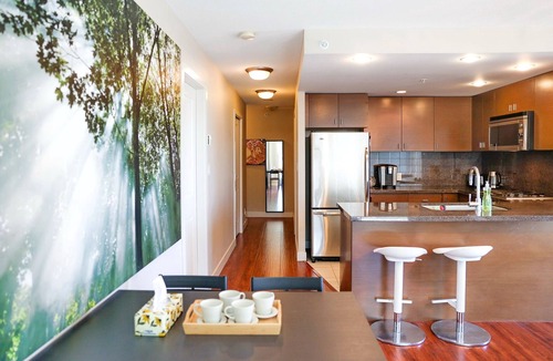 Richmond City Centre Apartment | tn11 minutes to YVR, 2 bedrooms, 2 full bathrooms,high-rise with beautiful views