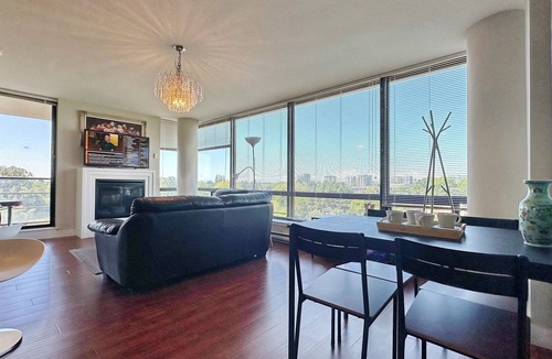 Richmond City Centre Apartment | tn11 minutes to YVR, 2 bedrooms, 2 full bathrooms,high-rise with beautiful views