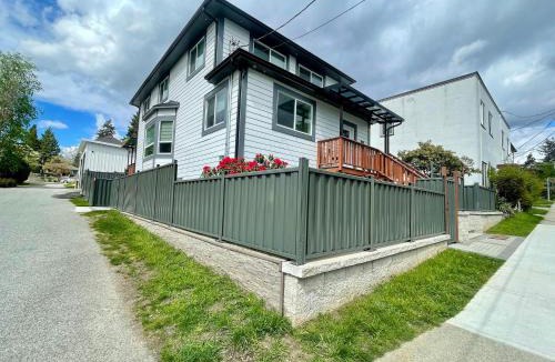 New Westminster House | Top choice 2-Bed 1-Bath Garden Suite