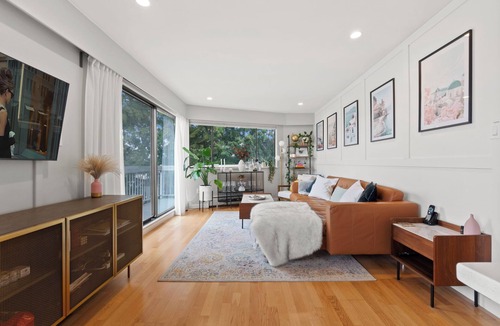 Fairview Condo | Top floor 1 bedroom Kitsilano apartment with ocean views