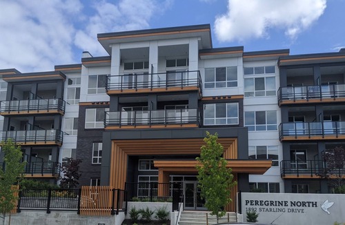Tsawwassen Apartment | Top Floor 2 bed 2 bath spacious Condo