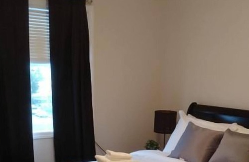 Stony Plain Condo | Top Floor Bright 2BR 2Bath Condo next to Westview