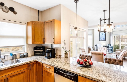 Central Okanagan Condo | Top Floor Lakeview Condo at Copper Sky #509