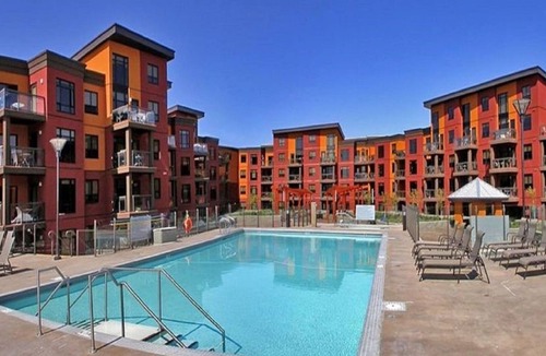 South Pandosy Condo | TOP FLOOR/Playa Del Sol, Great views! Seeking Longer-Term Stays, contact owner.