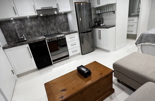 The Beaches House | Toronto Beaches Staycation! Steps to the Waters Edge