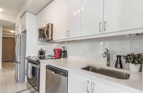 Humber Bay Shores Apartment | Toronto Condo with Lake Views