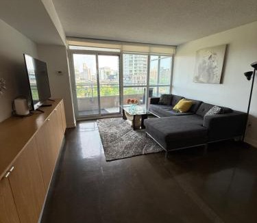 CityPlace Apartment | Toronto Downtown Luxurious Stylish 3 Bedroom 3 Bath 2 Balconies near Rogers Centre lakeview condo