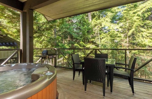 Upper Village House | Townhouse near Village Trail, Lake, Golf, Hot Tub