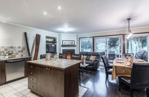Mont-Tremblant House | Townhouse With Free Shuttle To Tremblant Resort